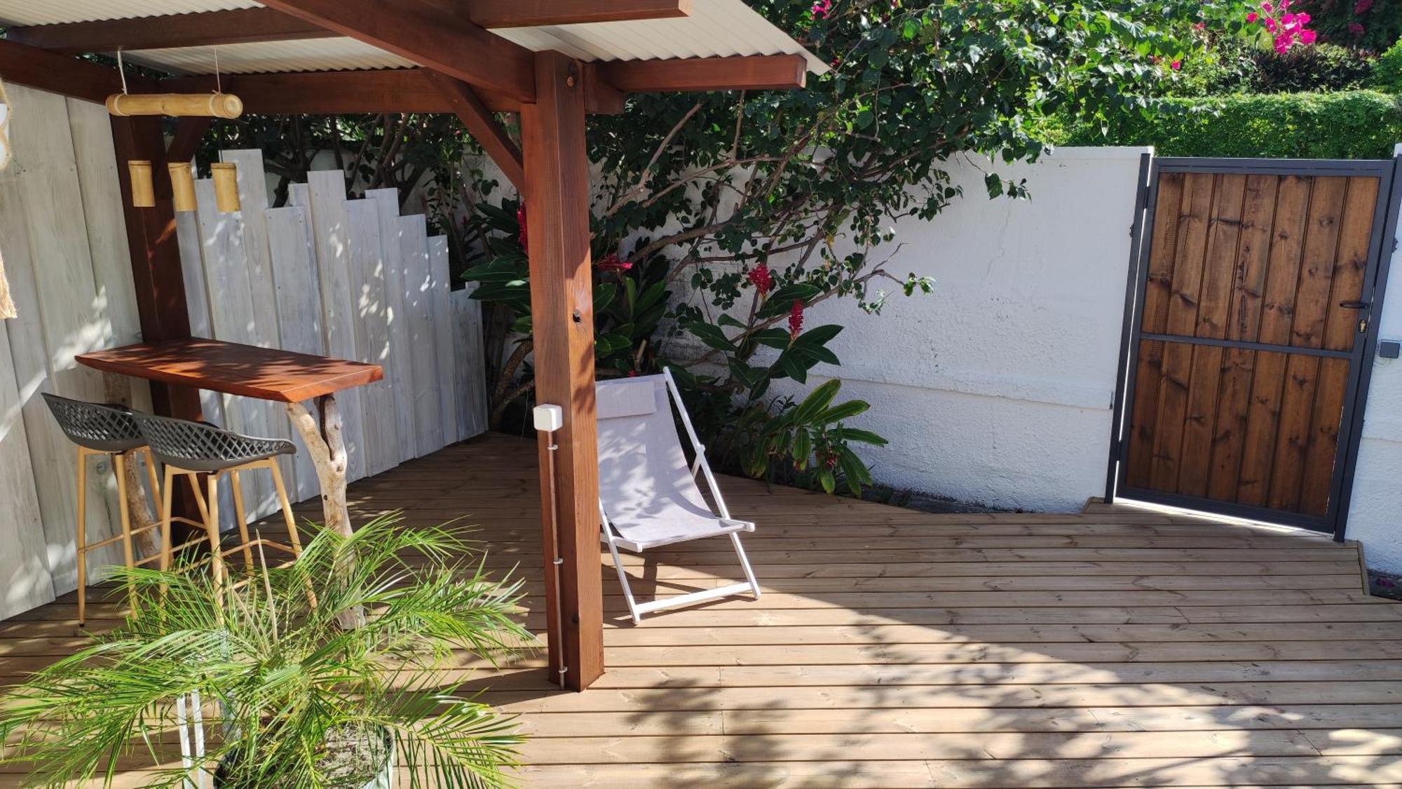 Les Coulirooms - Suite Avec Jacuzzi Et Grande Terrasse Sainte-Anne  Extérieur photo