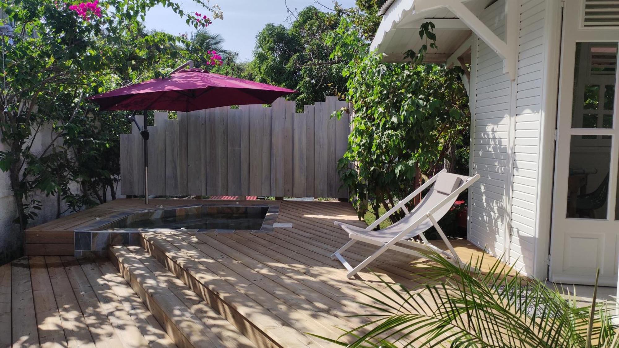 Les Coulirooms - Suite Avec Jacuzzi Et Grande Terrasse Sainte-Anne  Extérieur photo