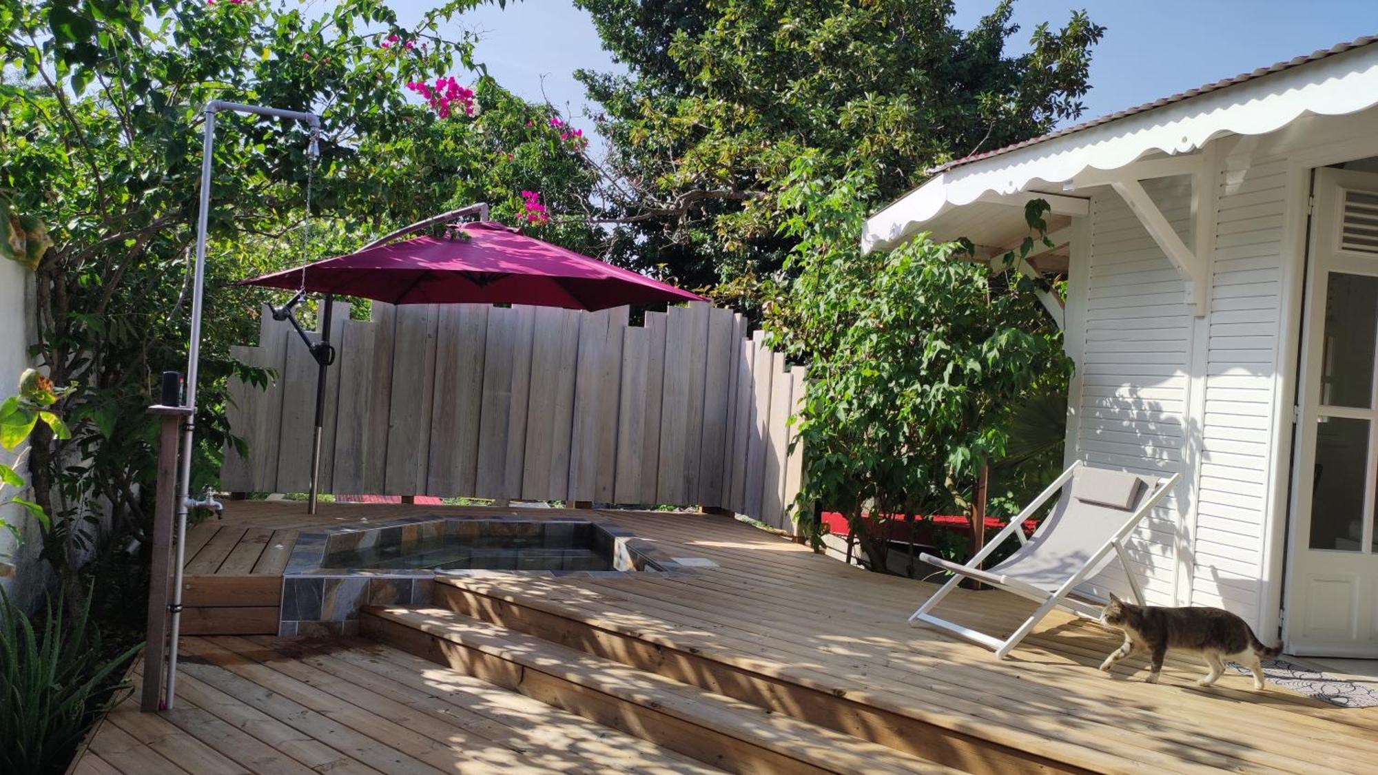 Les Coulirooms - Suite Avec Jacuzzi Et Grande Terrasse Sainte-Anne  Extérieur photo
