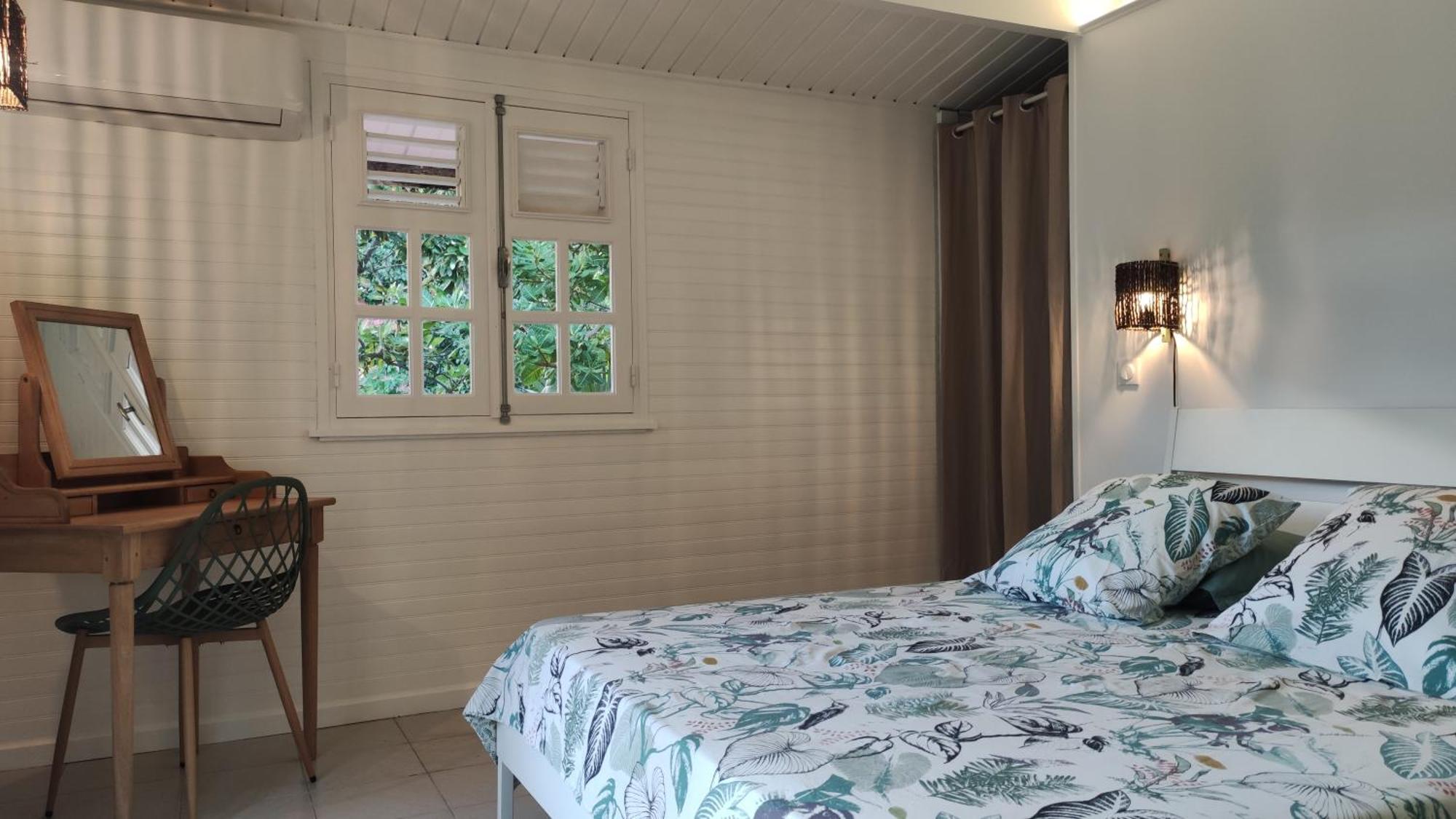 Les Coulirooms - Suite Avec Jacuzzi Et Grande Terrasse Sainte-Anne  Extérieur photo